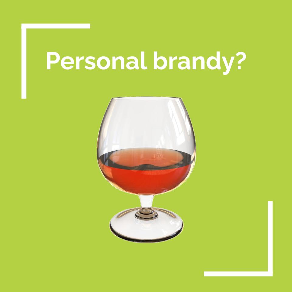 Slide del corso di Personal Branding con bicchiere di brandy